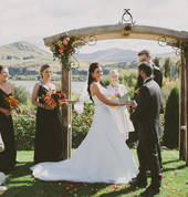 Glennys Logan Wedding Celebrant 2_small