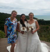 married these 2 awesome chicks at Inspiration Pt, Raglan