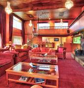 Lounge Bar